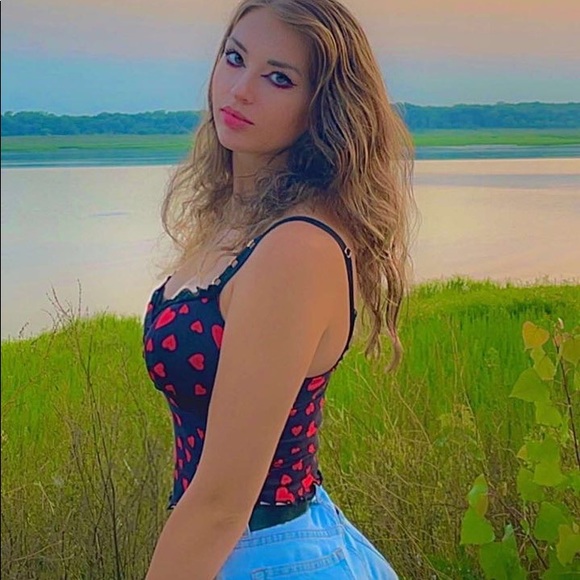 Meet your Posher, Ava - Picture 4 of 4